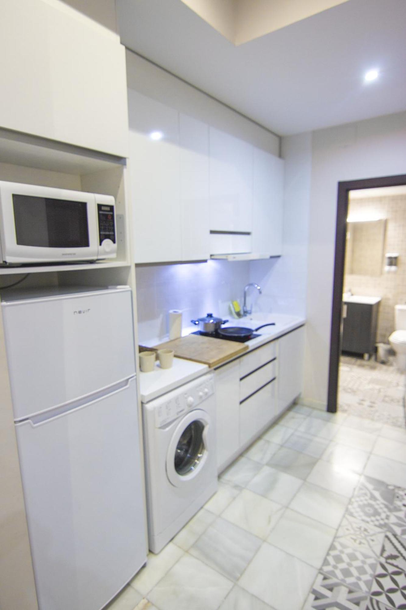 Rentalsevilla En Barrio Santa Cruz Con Parking Apartamento *