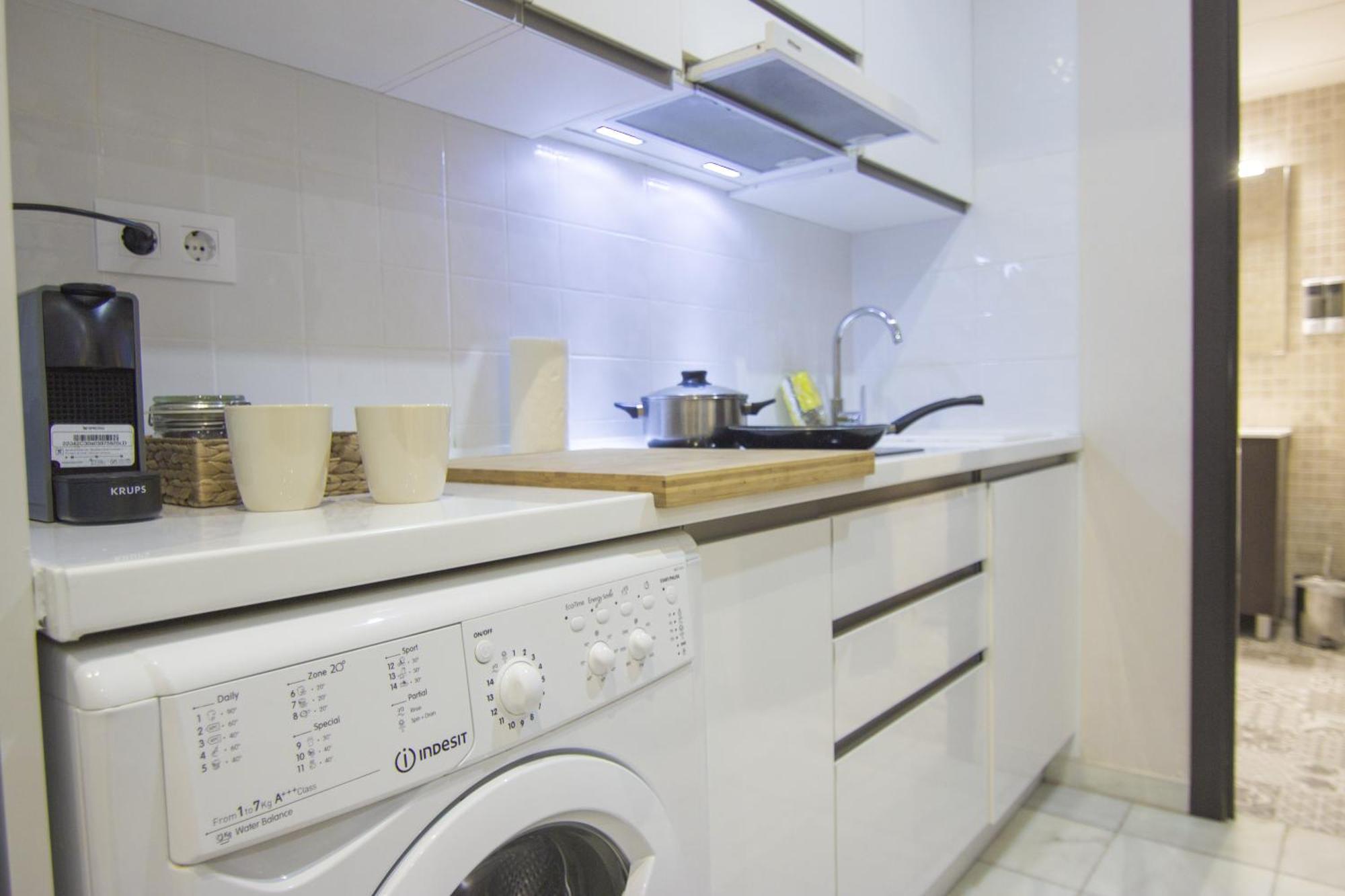 Rentalsevilla En Barrio Santa Cruz Con Parking Sevilla