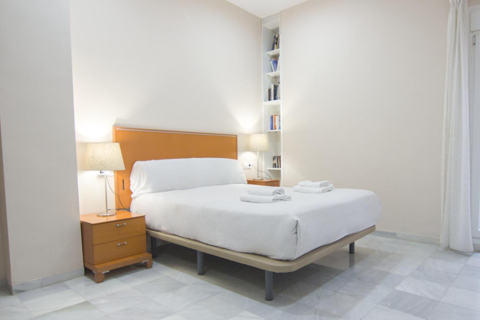 Rentalsevilla En Barrio Santa Cruz Con Parking Apartamento *