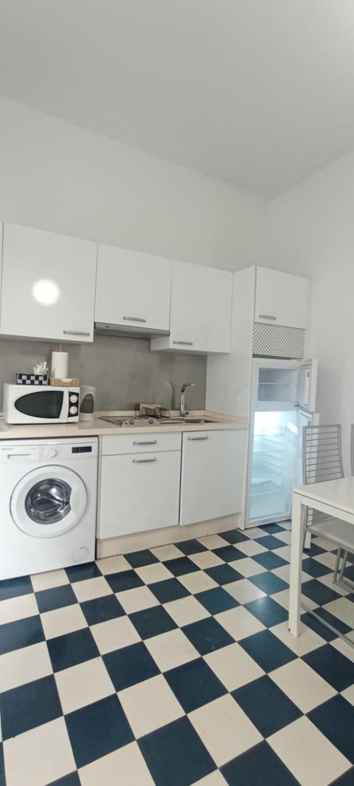 Casas Y Patios De *