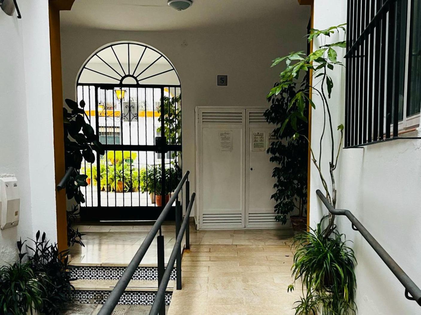 Boteros - Precioso Loft Totalmente Equipado Con Patio Andaluz En El Centro De *