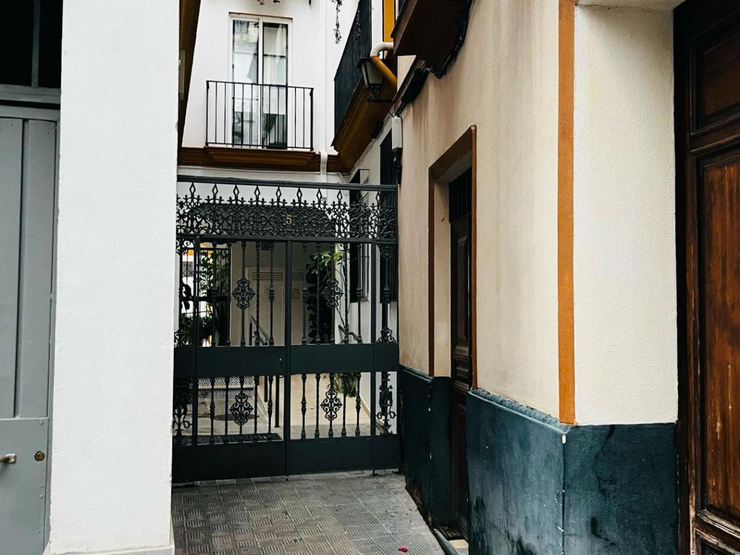 Boteros - Precioso Loft Totalmente Equipado Con Patio Andaluz En El Centro De Apartamento