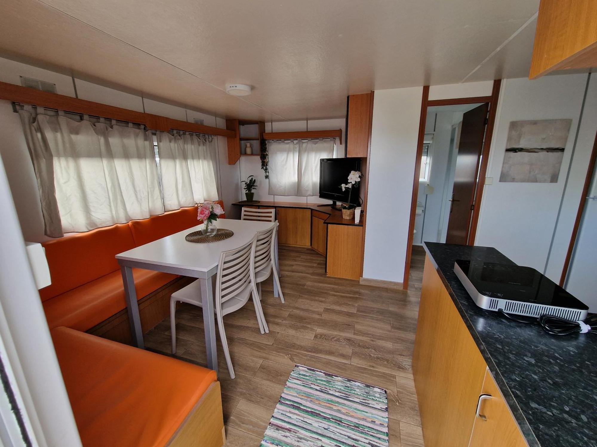 Area Parking Caravane *