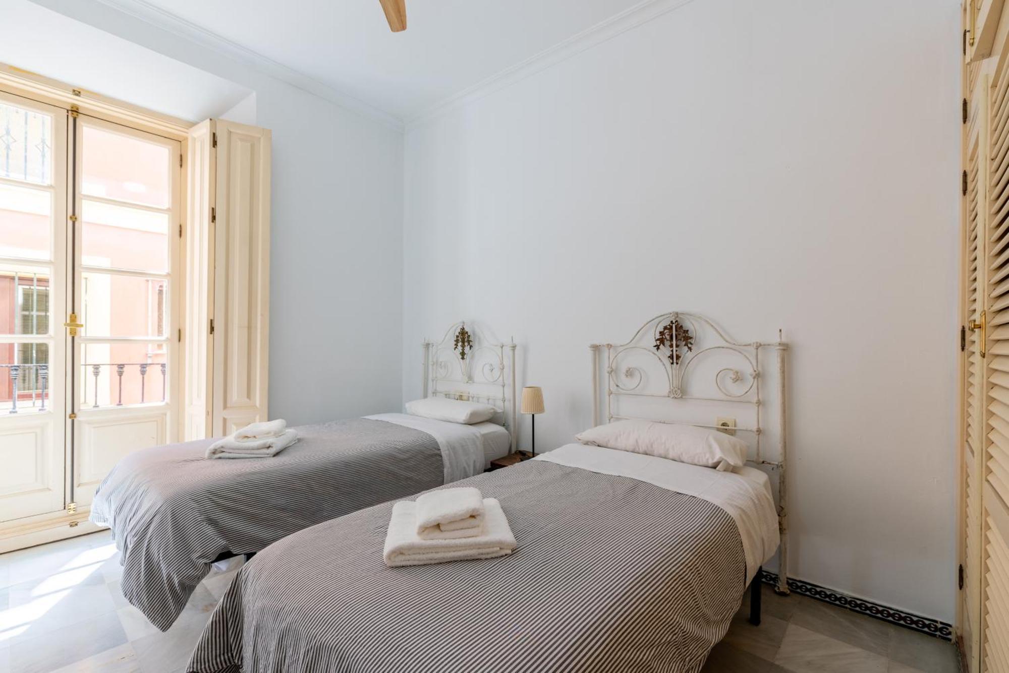 Cathedral Penthouse- Big Private Terrace- Parking Apartamento *