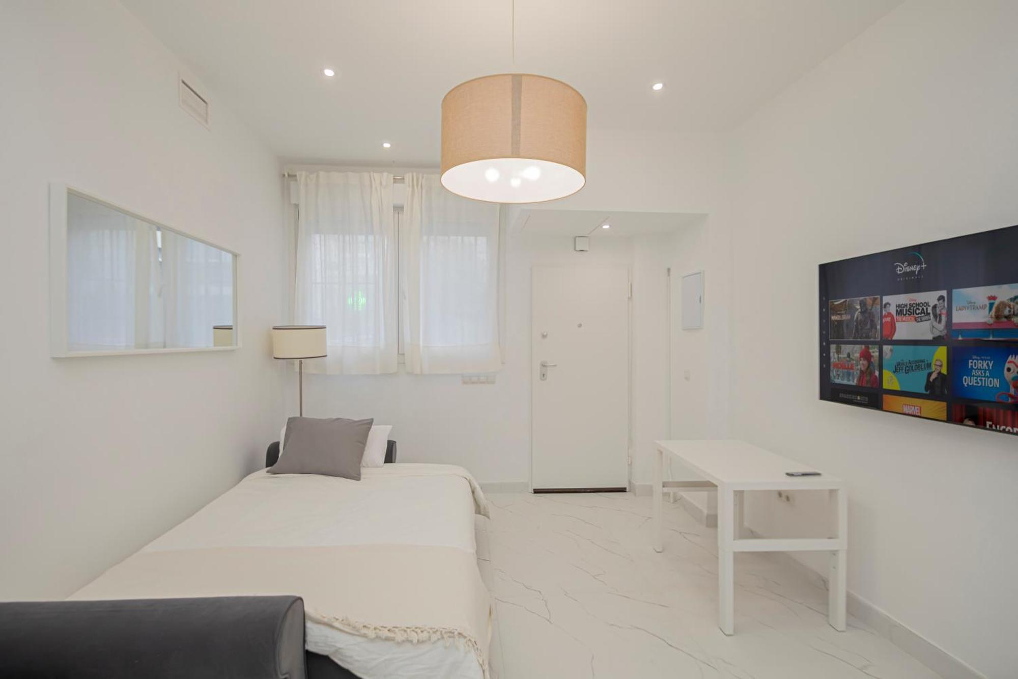 New! Stunning Modern 2br Next To Feria Apartamento Sevilla