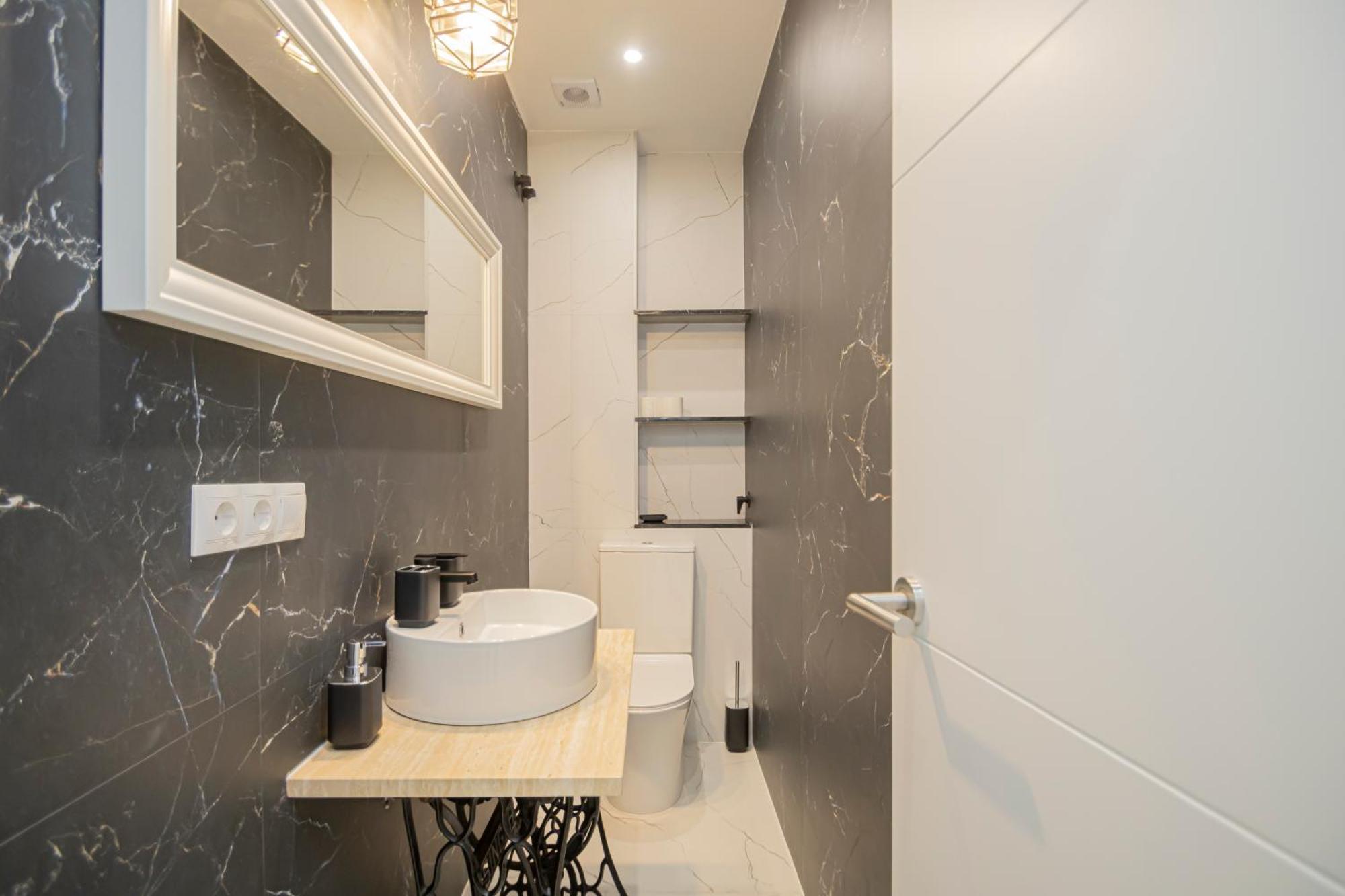Apartamento New! Stunning Modern 2br Next To Feria Sevilla