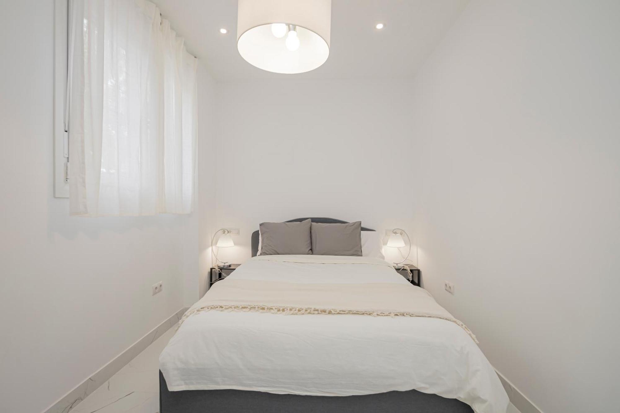 New! Stunning Modern 2br Next To Feria Apartamento Sevilla