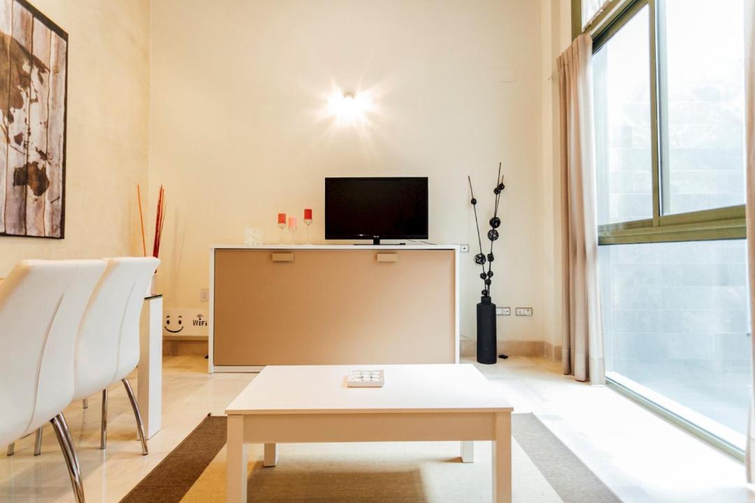 Apartment Comodo 1d 1b *