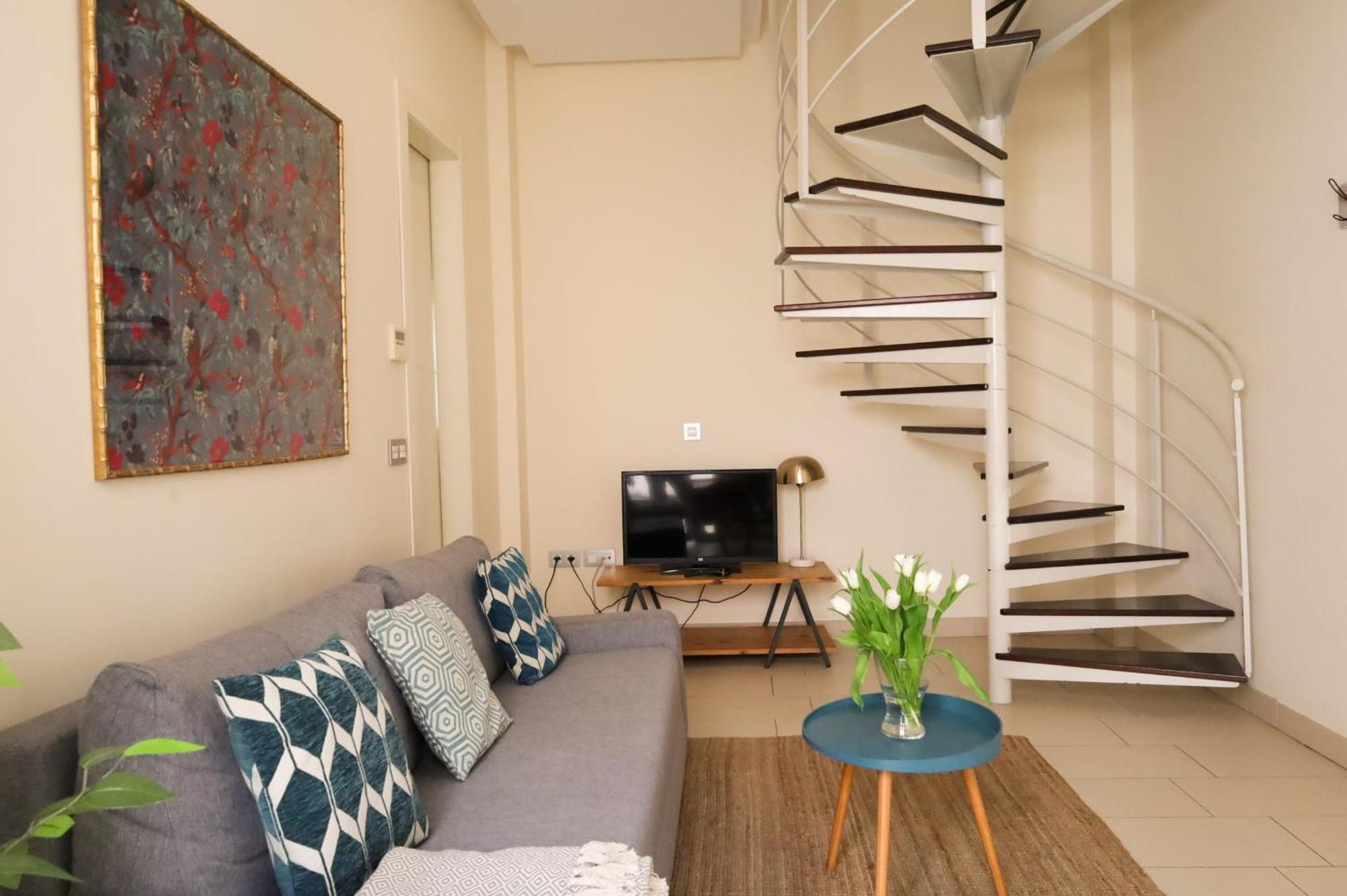 Guzman El Bueno Apartment