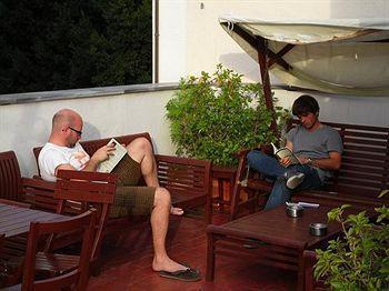 Joy Setas Coworking Hostal
