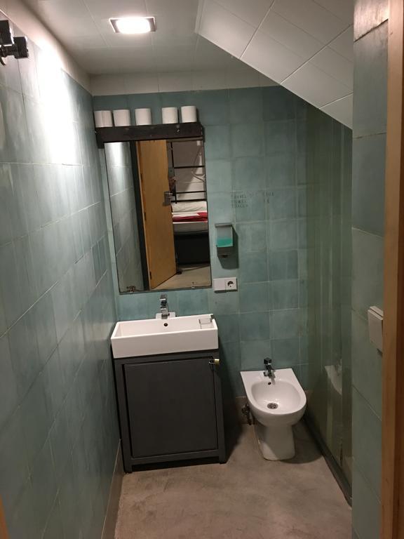 Hostal Traveller Box *