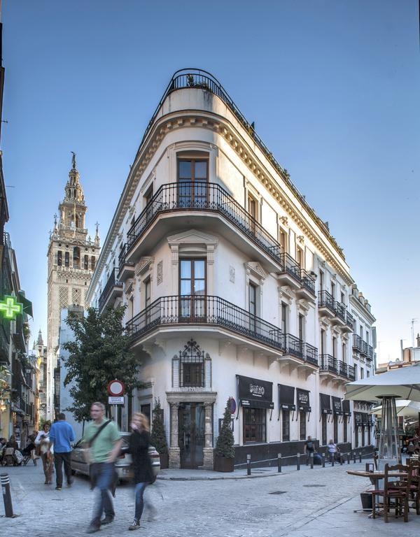 Cathedral Apartment, Upper Floor Apartment *