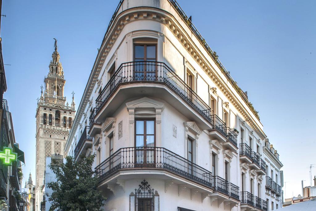 Cathedral Apartment, Upper Floor