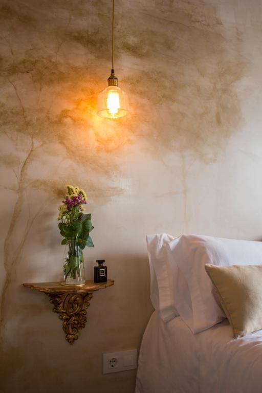 Eva Recommends Sentencia * Seville