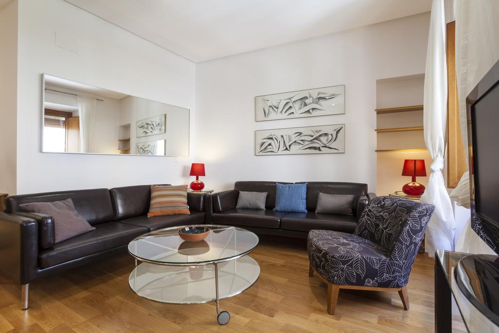 Artist's Charming Design - Space Maison Apartamento