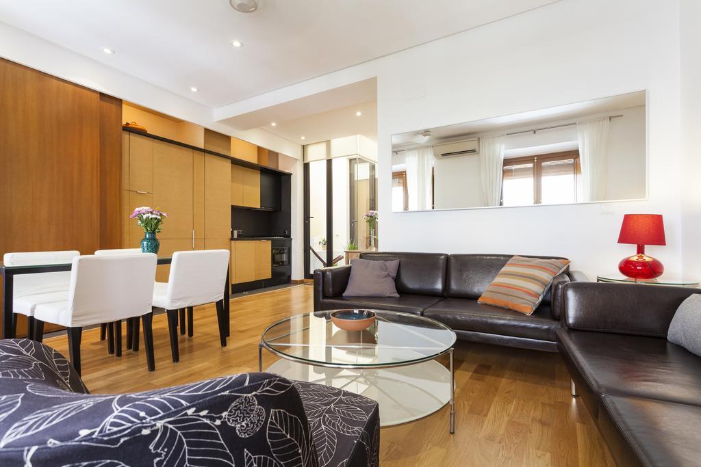 Artist's Charming Design - Space Maison