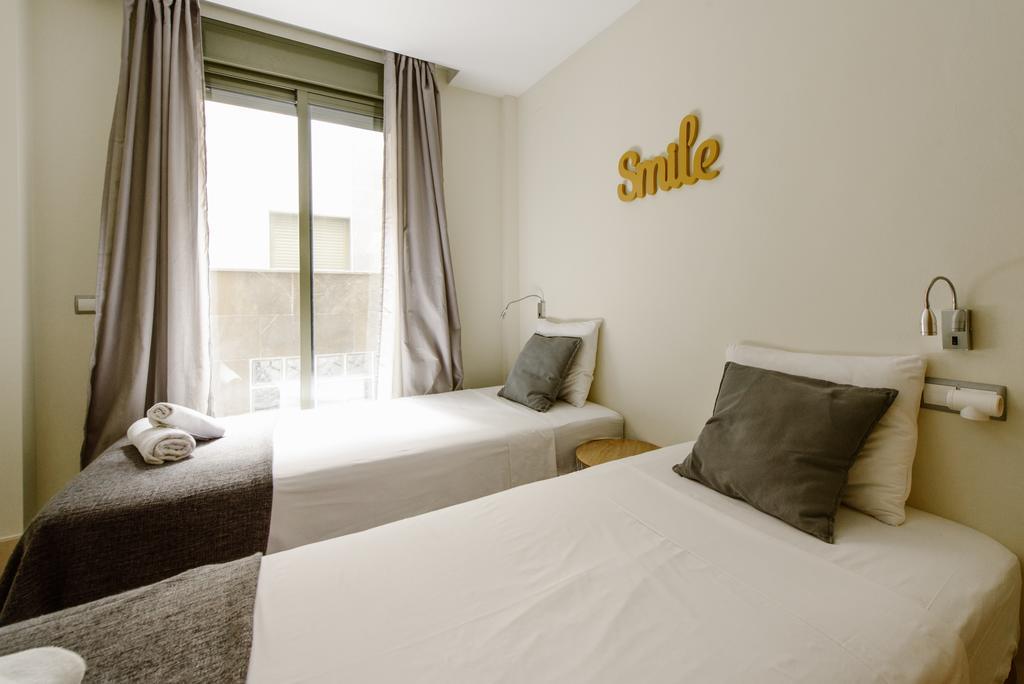 1e Azofaifo St * Sevilla