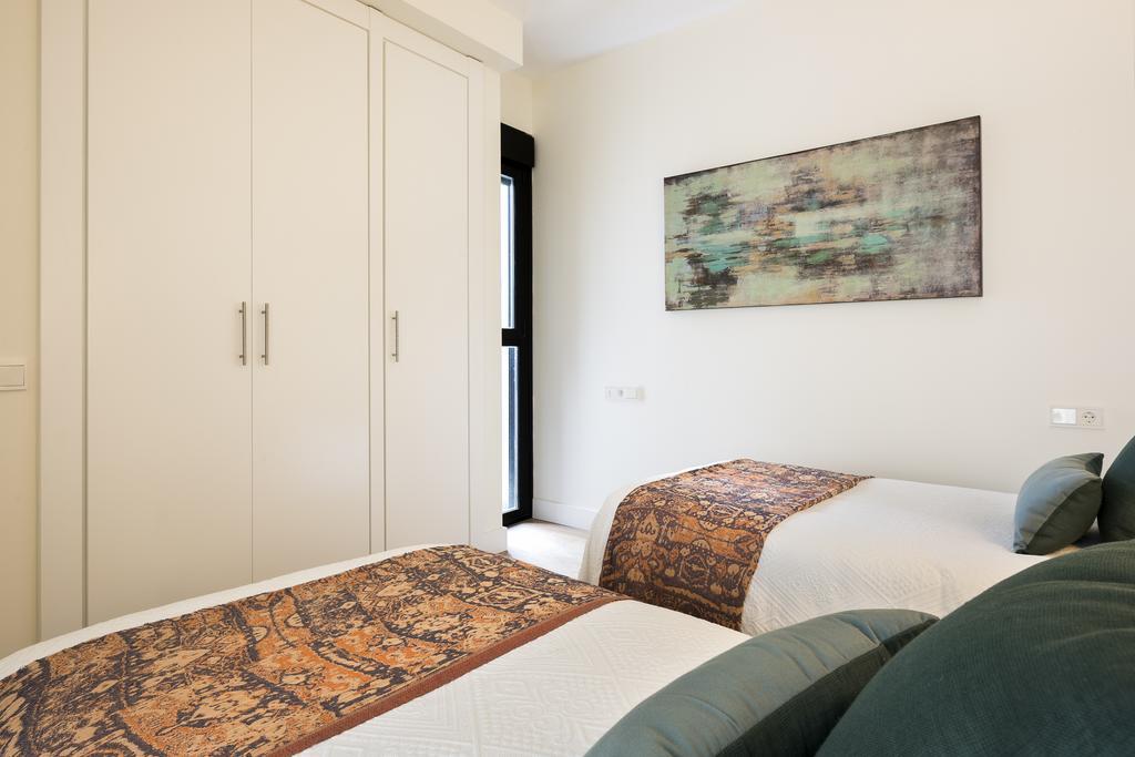 Genteel Santa Cruz Seville