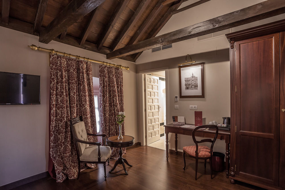 Hotel Casas De El Arenal Seville
