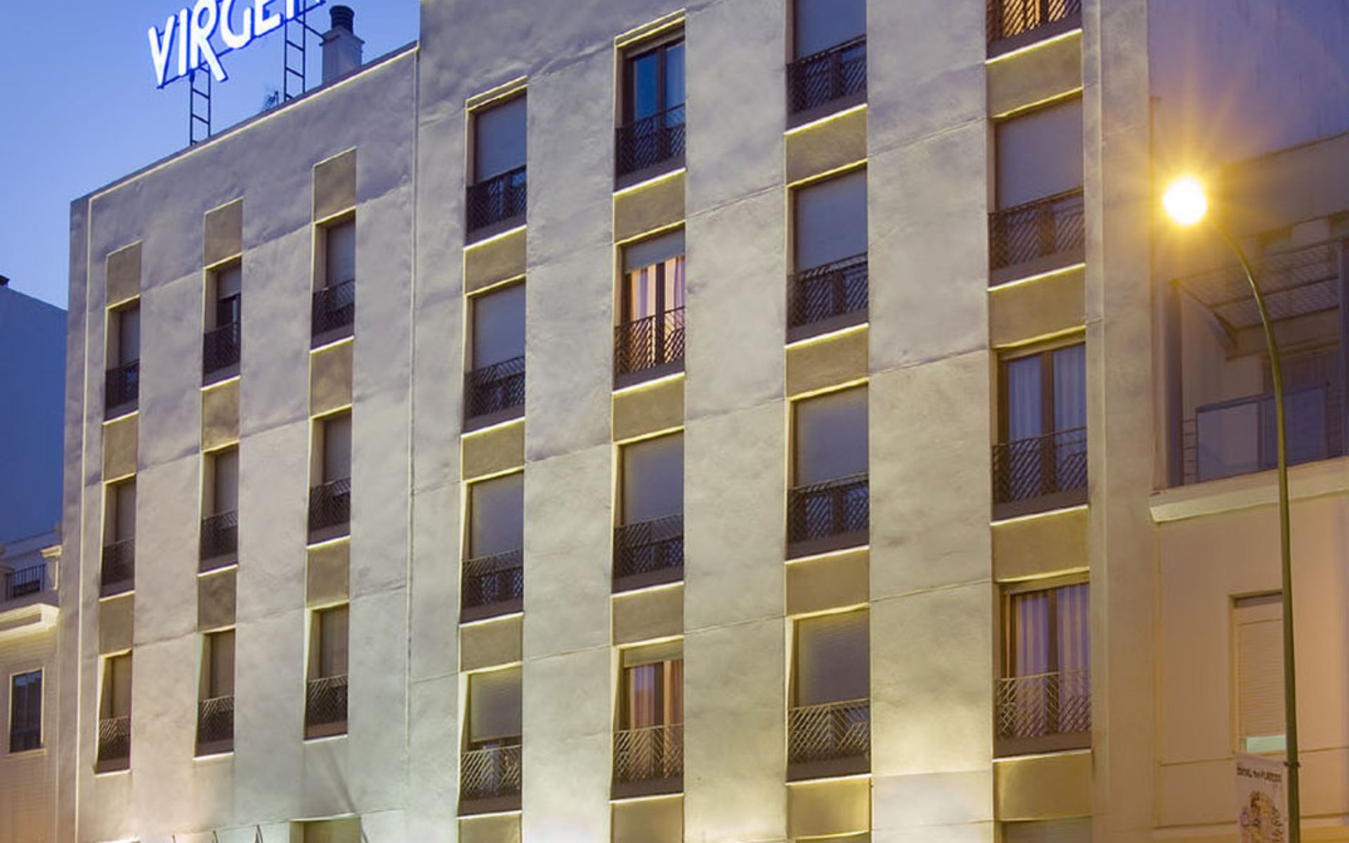 Hotel Virgen De Reyes 4*