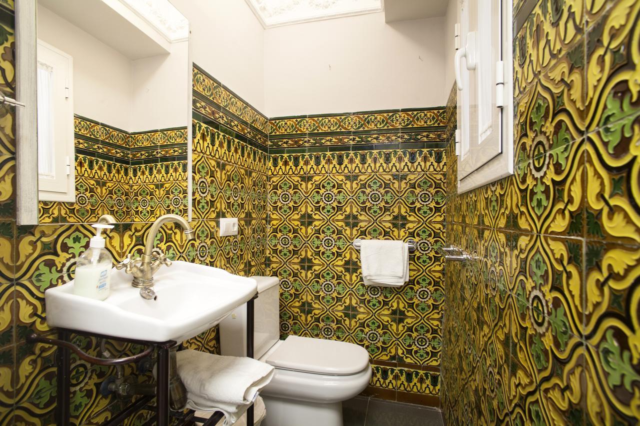 10 Bdr Chalet; Maria Luisa Park Sevilla