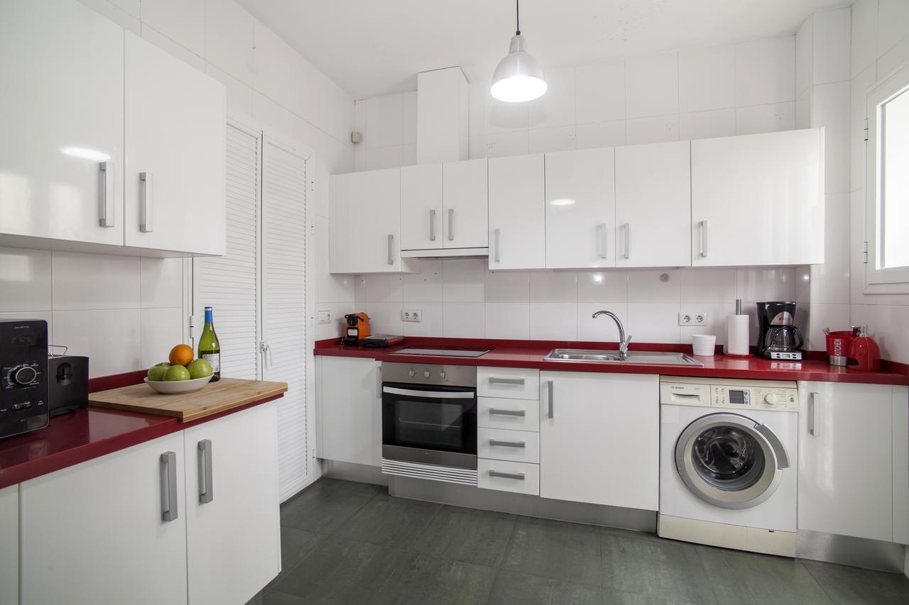 10 Bdr Chalet; Maria Luisa Park *
