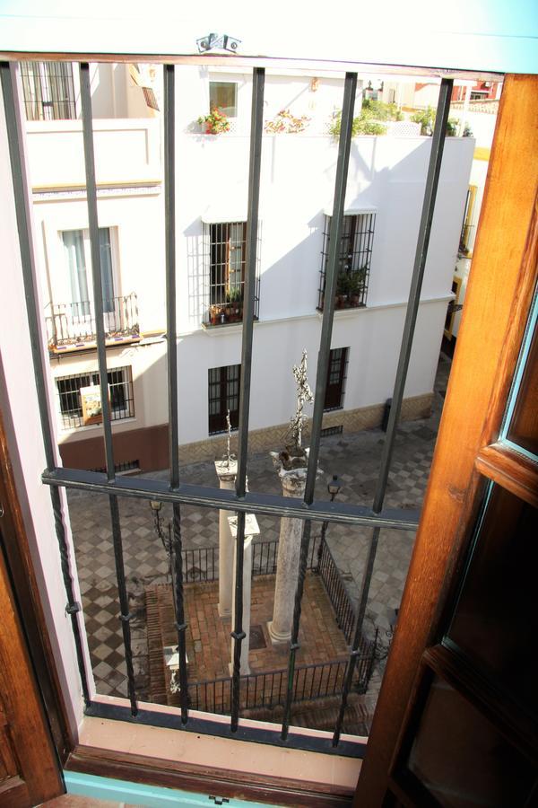 Patio De Cruces *