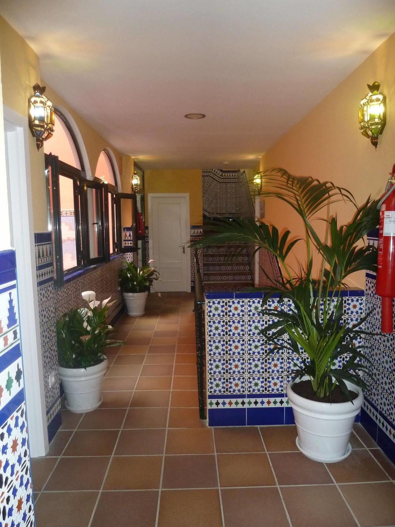 Hotel Dona Lina Hotel 2*