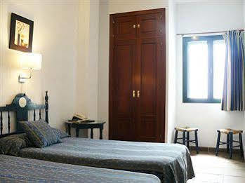 Hotel Dona Lina 2* Seville