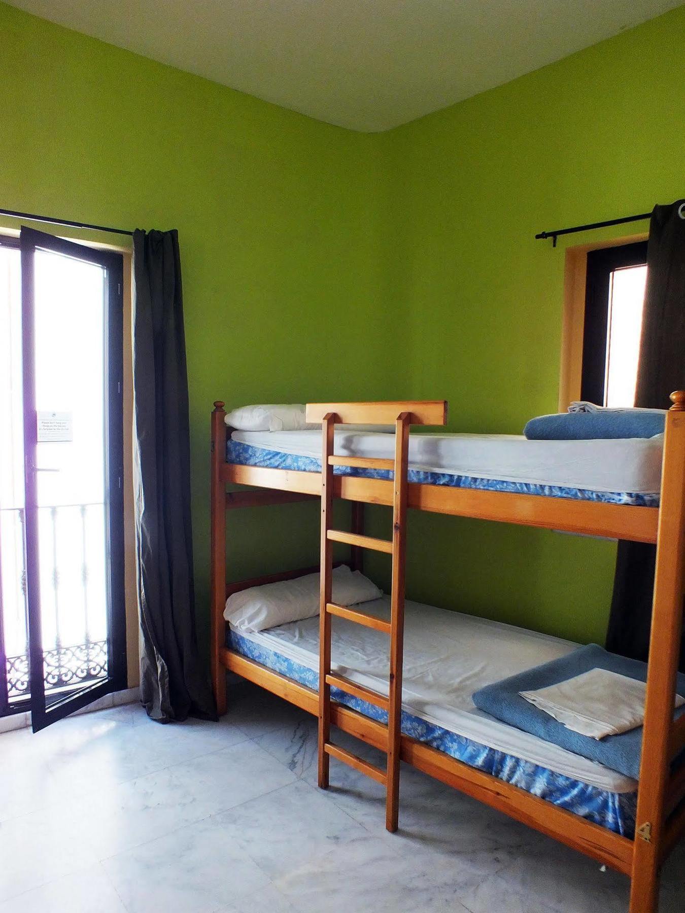 Joy Setas Coworking Hostal *