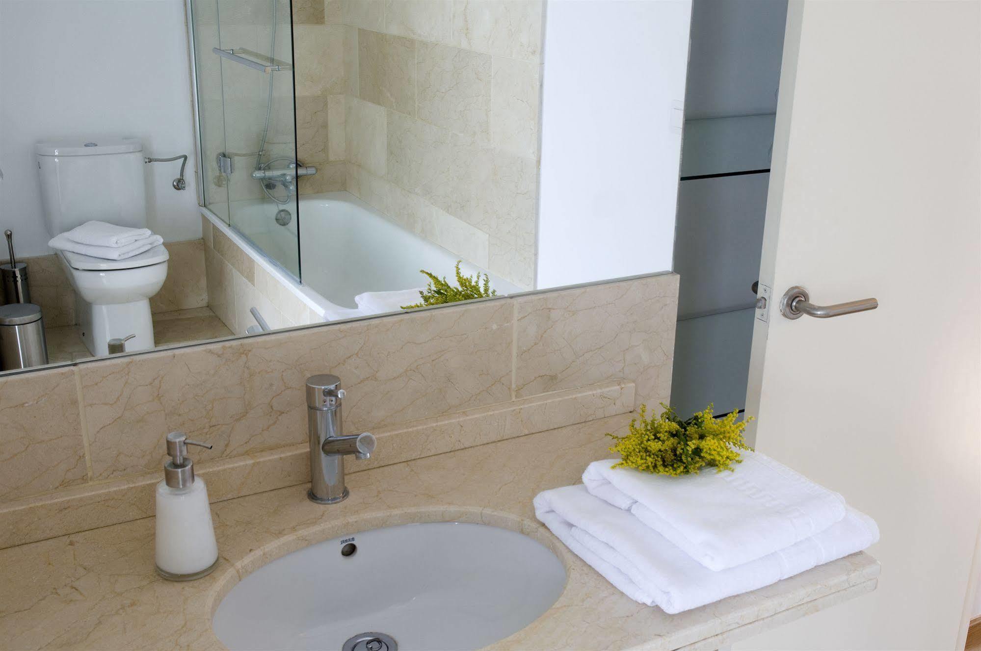 Apartment Life Quintana Seville