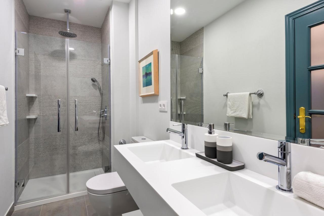 Genteel Plaza Nueva Apartment Seville