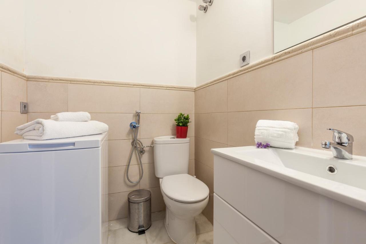 Cozy&modern,historic Centre Of Ac/wifi,4px *