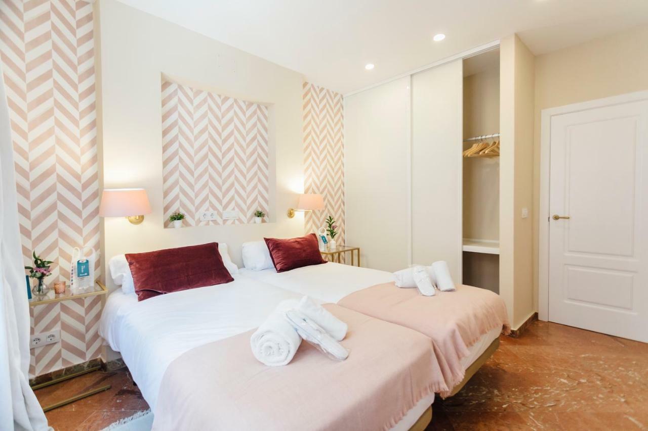 Stylish And Wide- 3bdr 3bth- Remedios Apartment Seville
