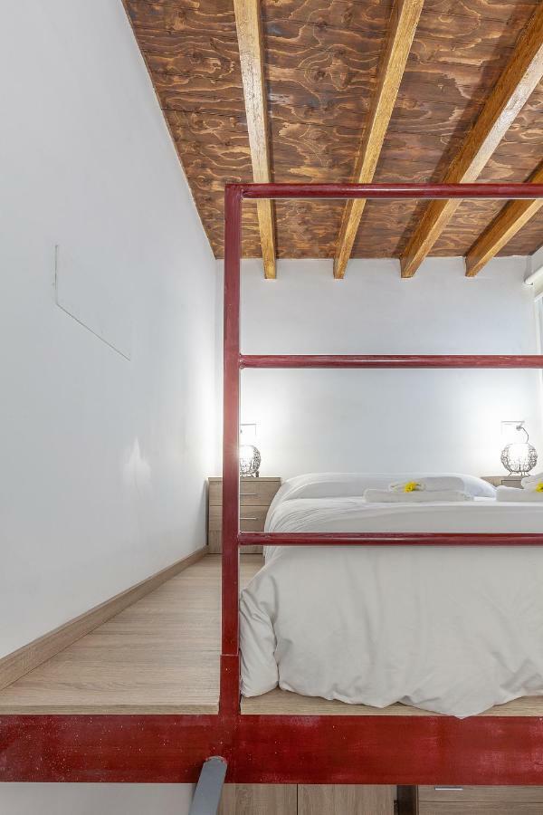 Apartamento Pasaje De Amores Der · Descanso En Casa Y Vida Cultural Y Monumentos 4 Px Sevilla