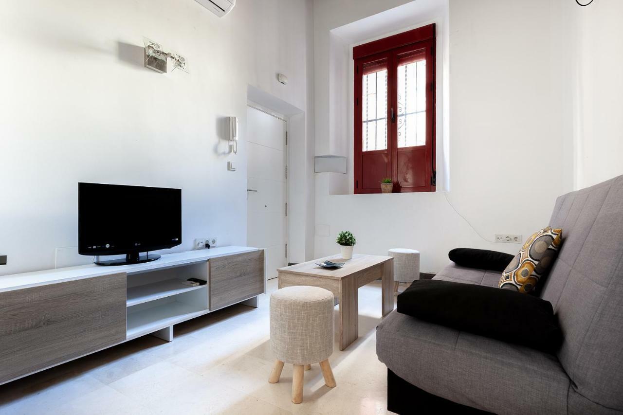 Apartamento Pasaje De Amores Der · Descanso En Casa Y Vida Cultural Y Monumentos 4 Px Sevilla