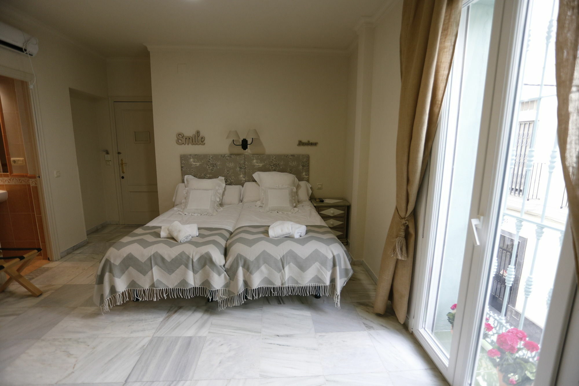 Nuea Alameda Guest house