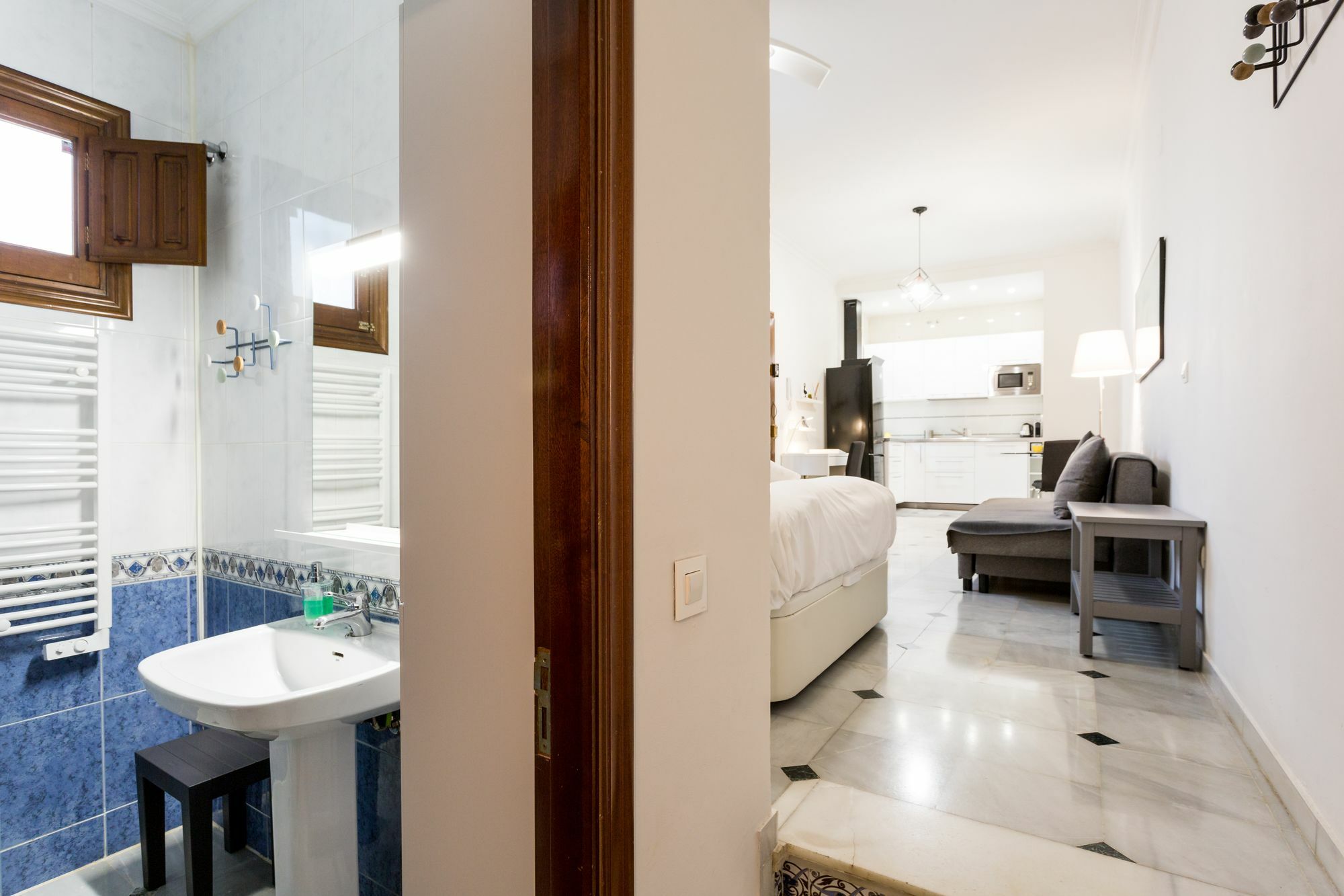 Holi-rent Estudio Banos * Sevilla