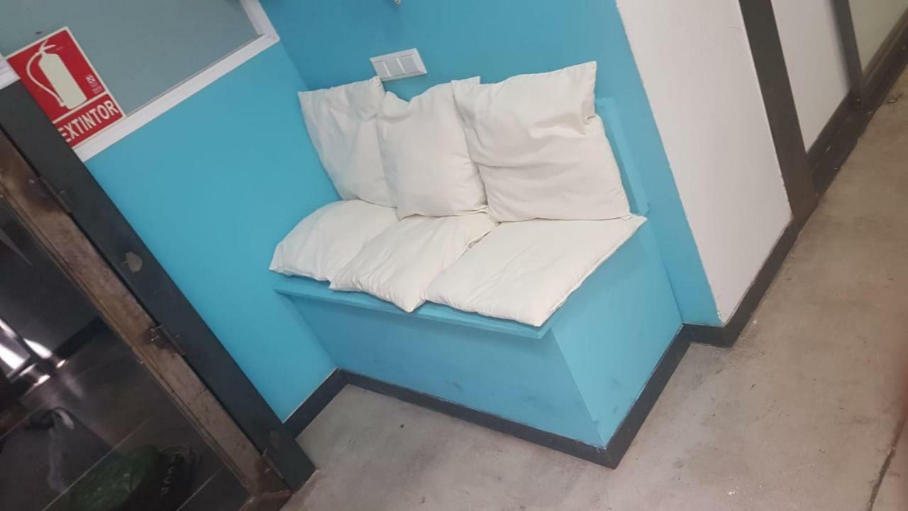 Traveller Box Hostal