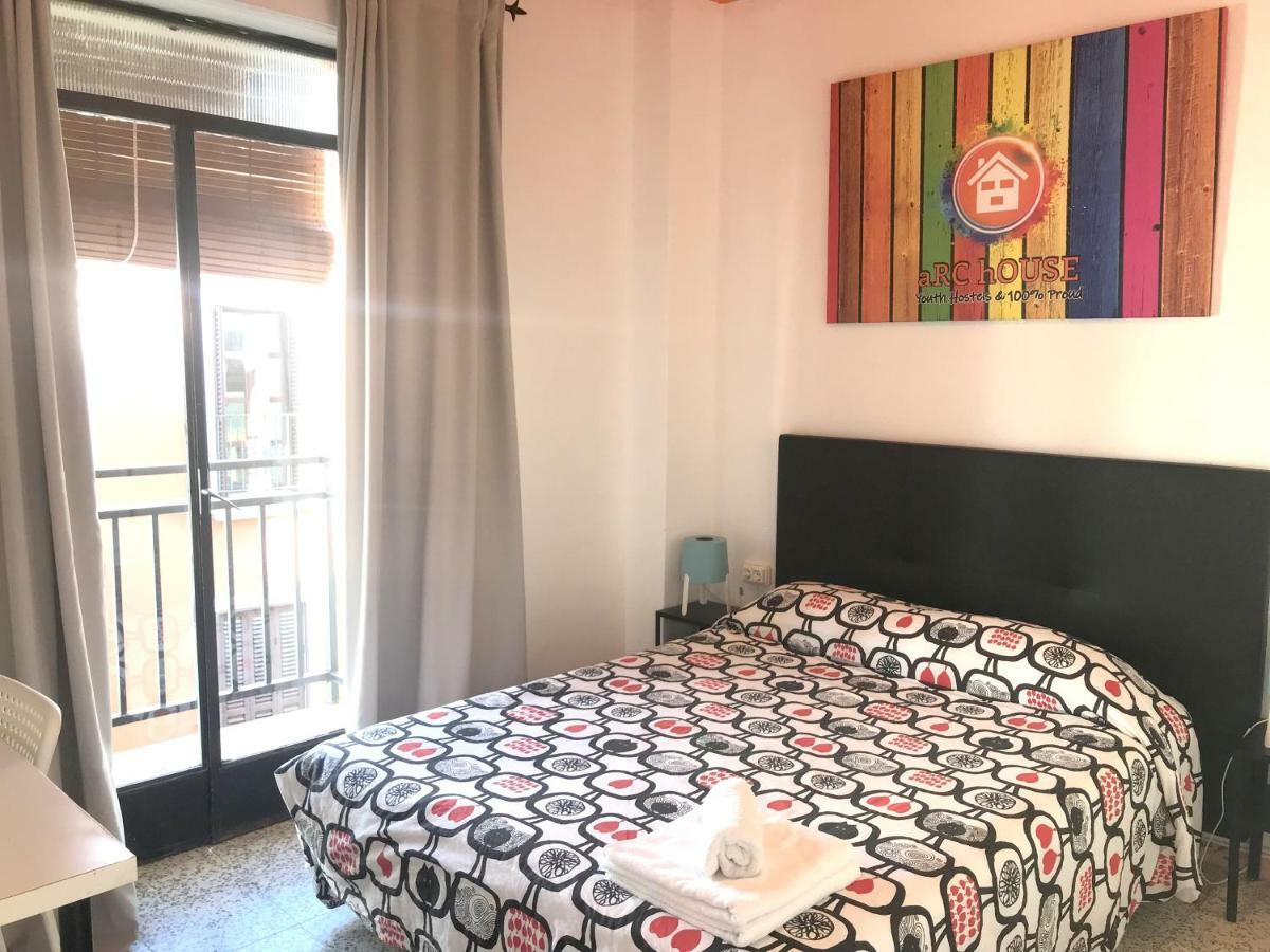 Hostal Arc House (adults Only) *