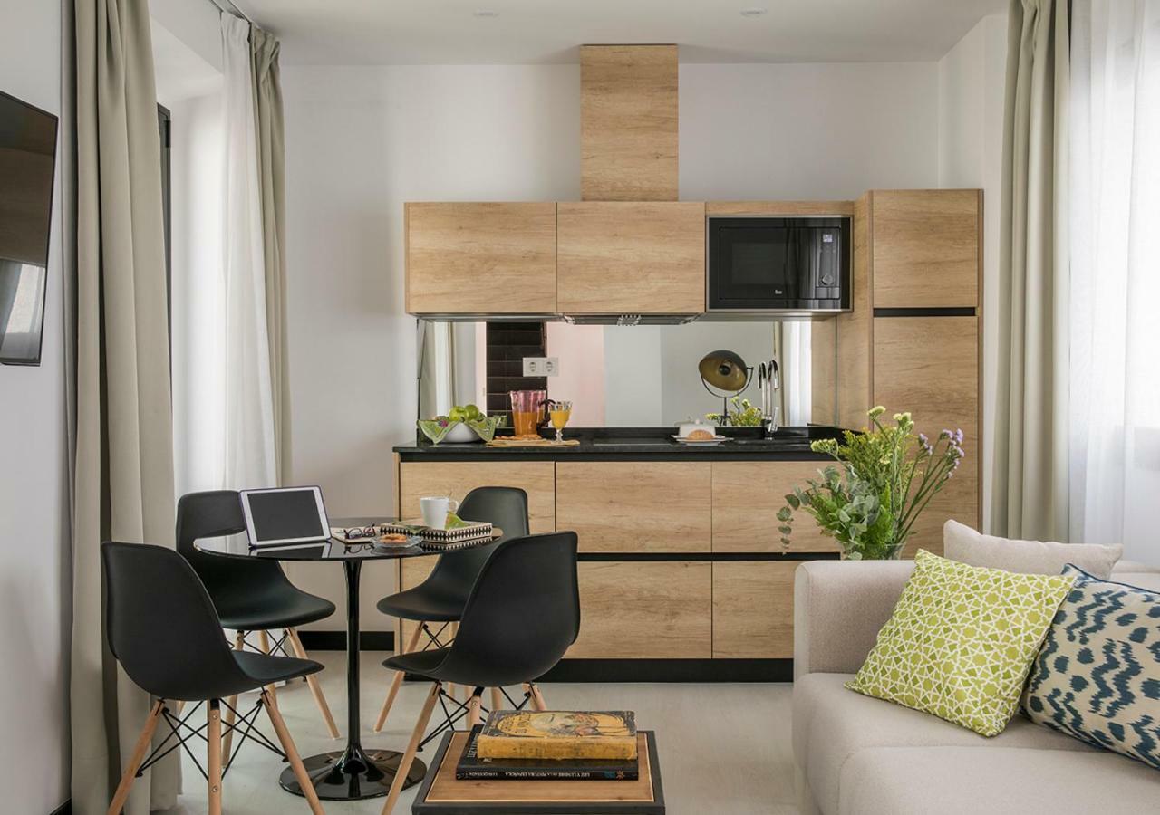 Feria Pool & Luxury Apartamento