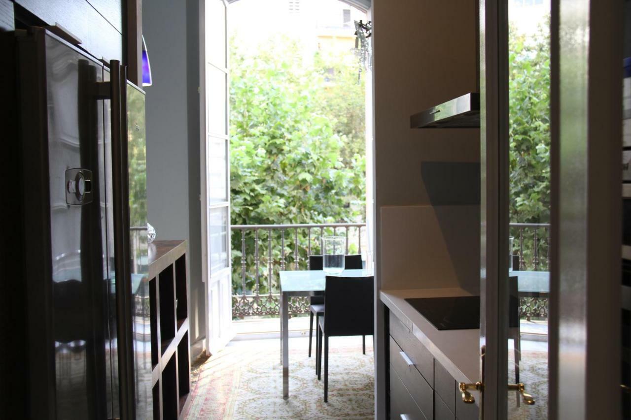 Luxurious 2 Bedroom Flat In A Historic Building