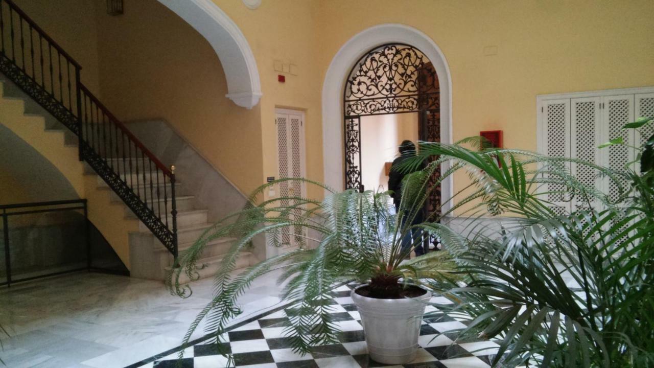 Luxurious 2 Bedroom Flat In A Historic Building