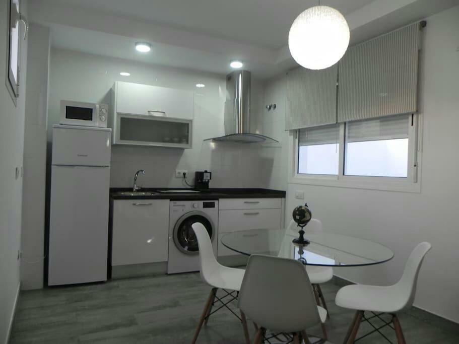 Atico Con Terraza En Alameda De Hercules Apartamento *