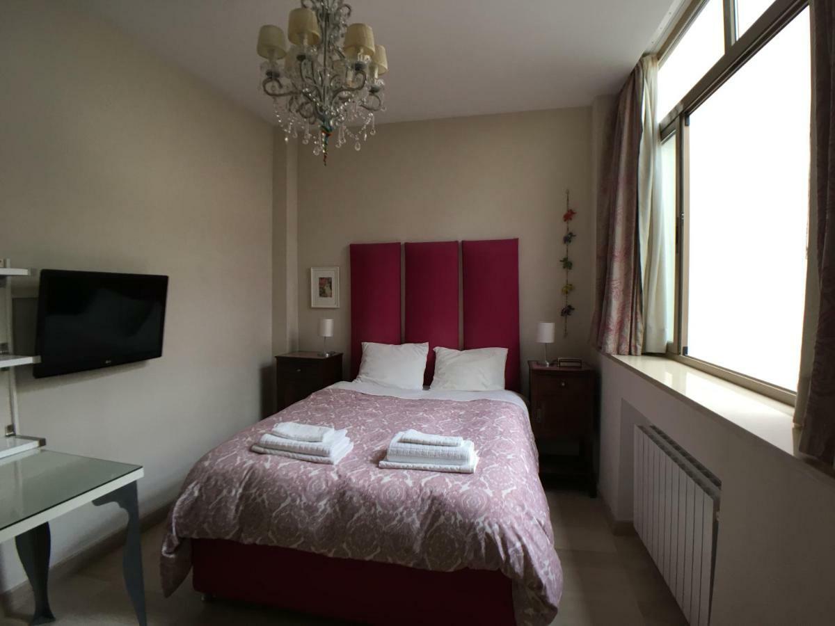 Europa 12 Guest house Seville