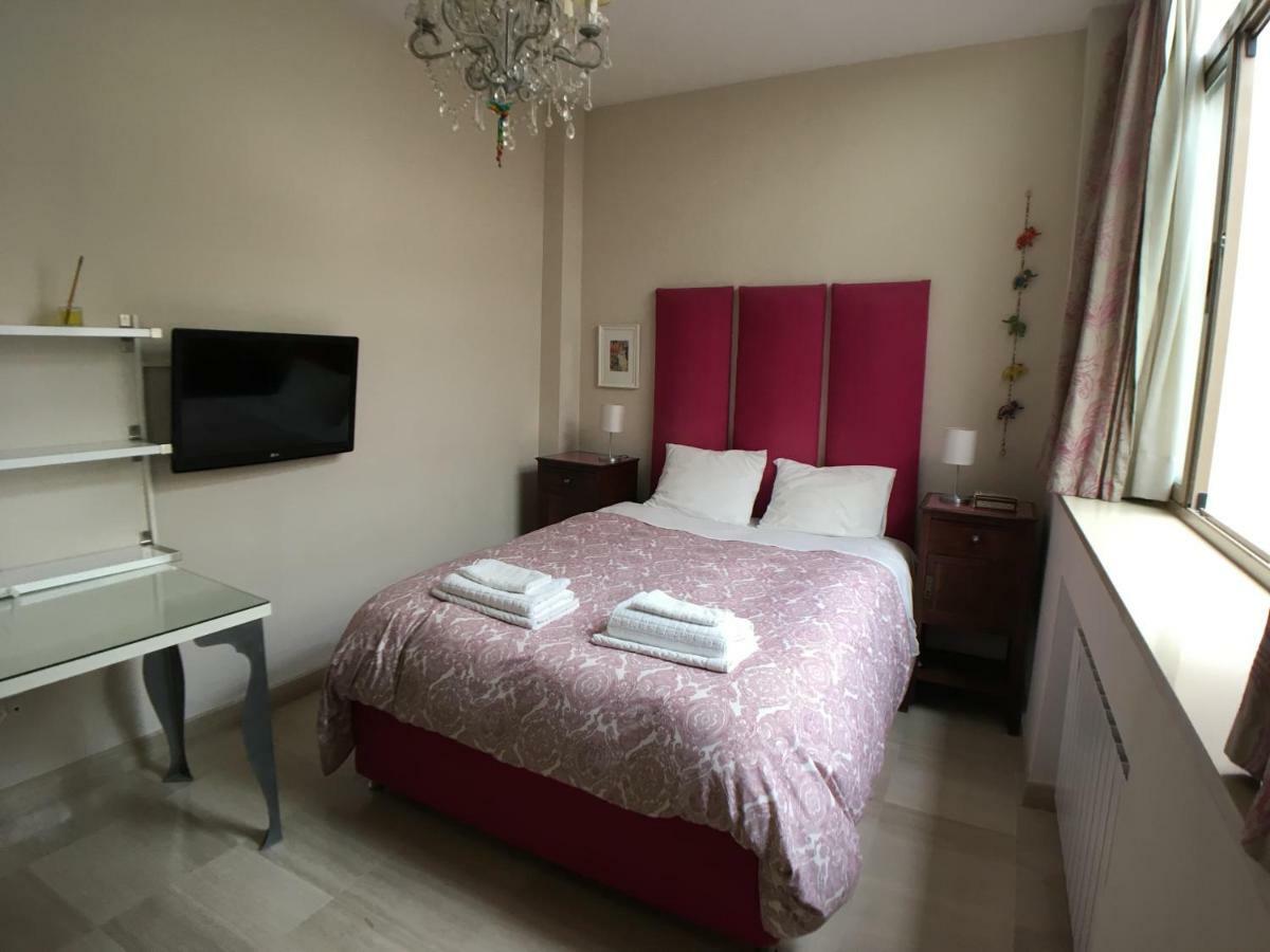 Europa 12 Guest house Seville