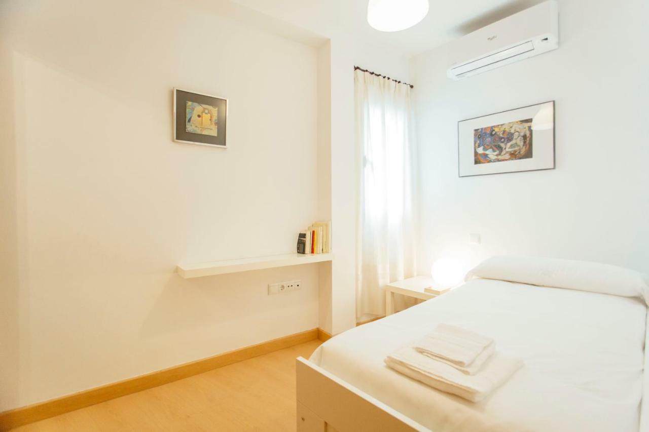 Bright And Wide 1bd 2bth- Jose Gestoso *