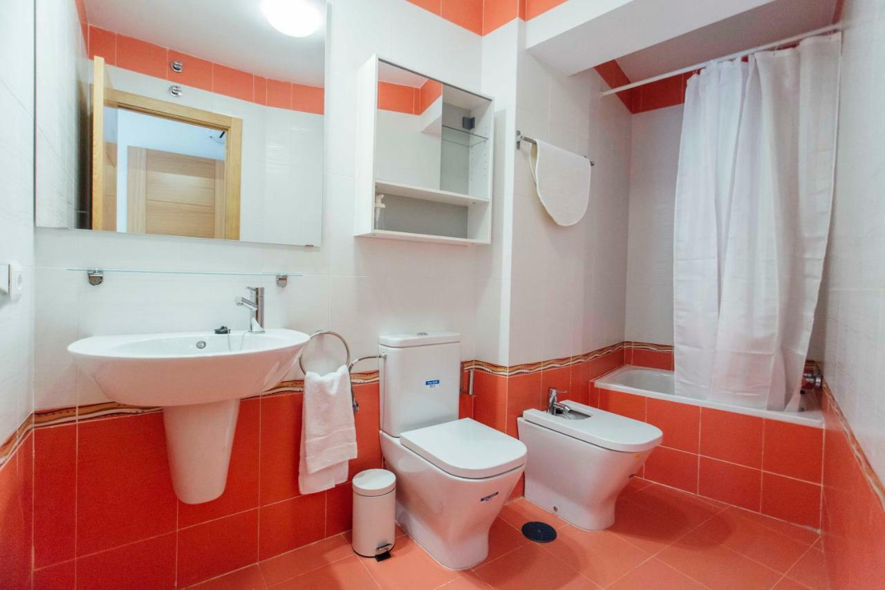Bright And Wide 1bd 2bth- Jose Gestoso *