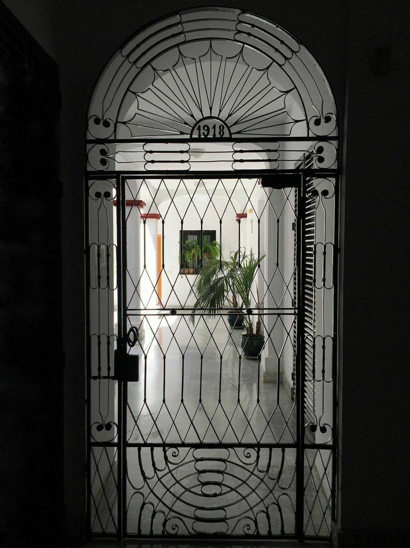 Teodosio Free Parking & Ac Apartment *