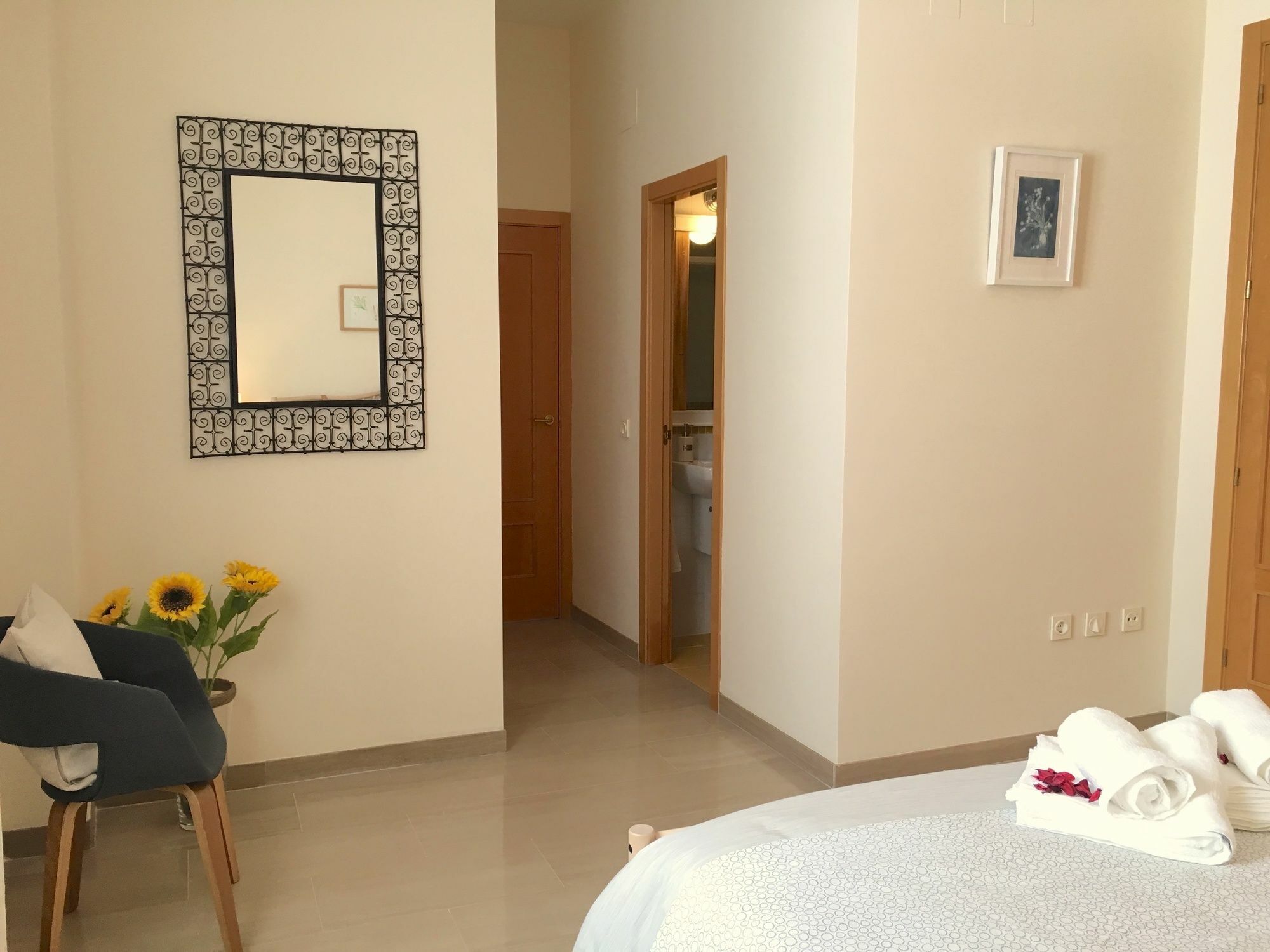 Teodosio Free Parking & Ac Seville